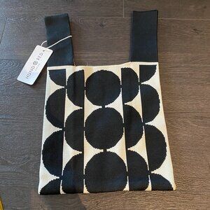 BLACK WHITE KNIT TOTE BAG NWT